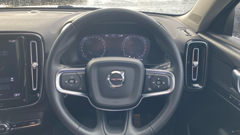 Volvo Xc40 2.0 B4P Inscription 5dr AWD Auto Petrol Estate